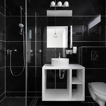 W Starym Porcie Z Widokiem Na Zalew Wislany Krynica Morska